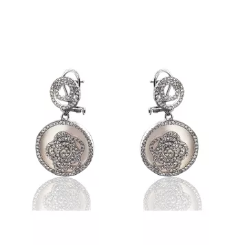 PENDIENTES LARGOS MUJER PLATA DE LEY 925 MOTIVO FLOR CIRCONITAS BLANCAS Y NÁCAR CIERRE OMEGA